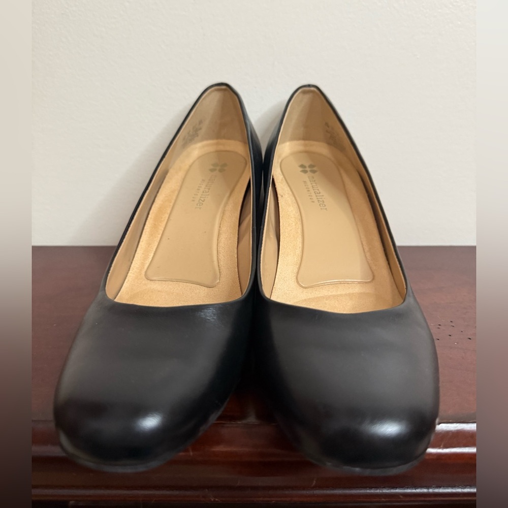Naturalizer Whitney Classic Black Women's block heel leather shoe size 9.5